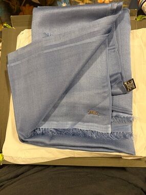 NEW Longchamp Pashmina Scarf Blue Wrap w/ Box